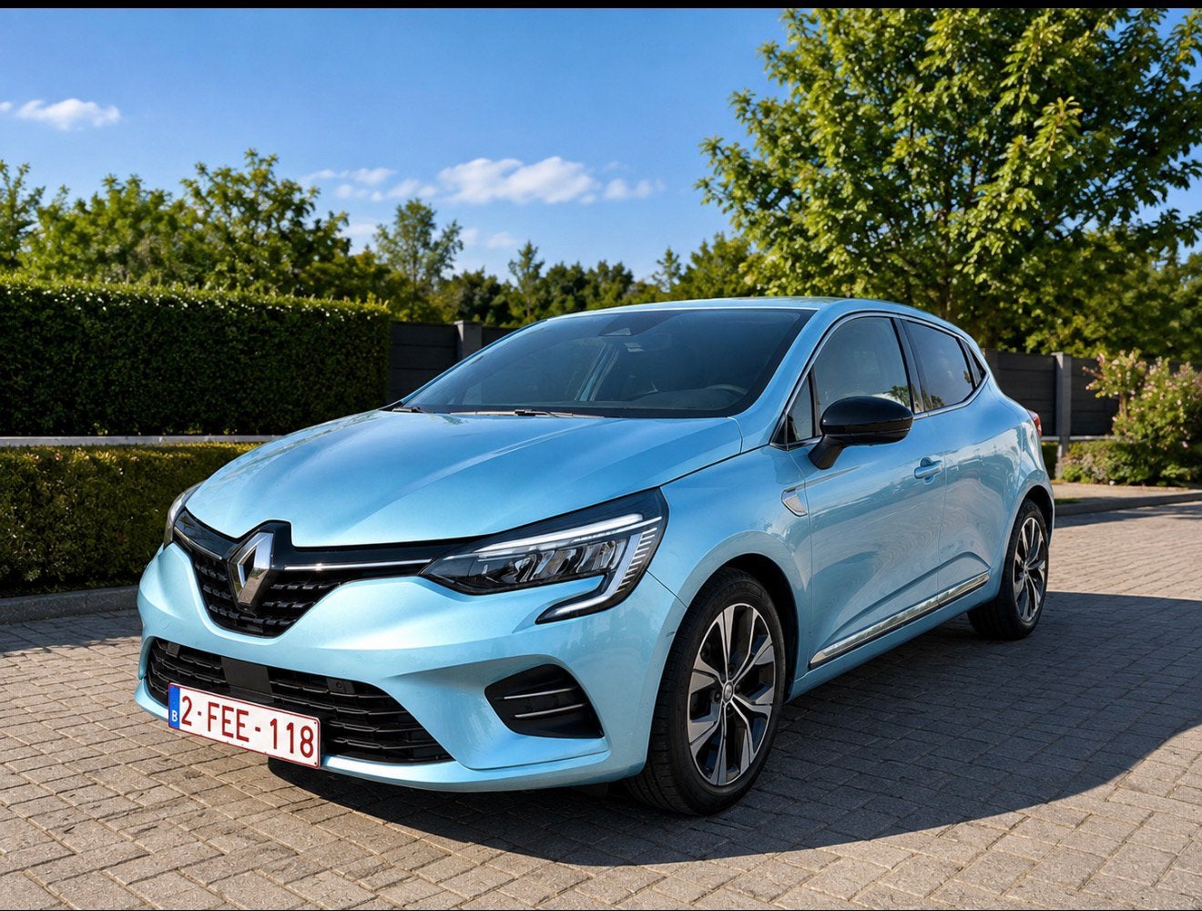 Renault  Économique, élégante et parfaitement entretenue !, Entreprise, Achat, Clio