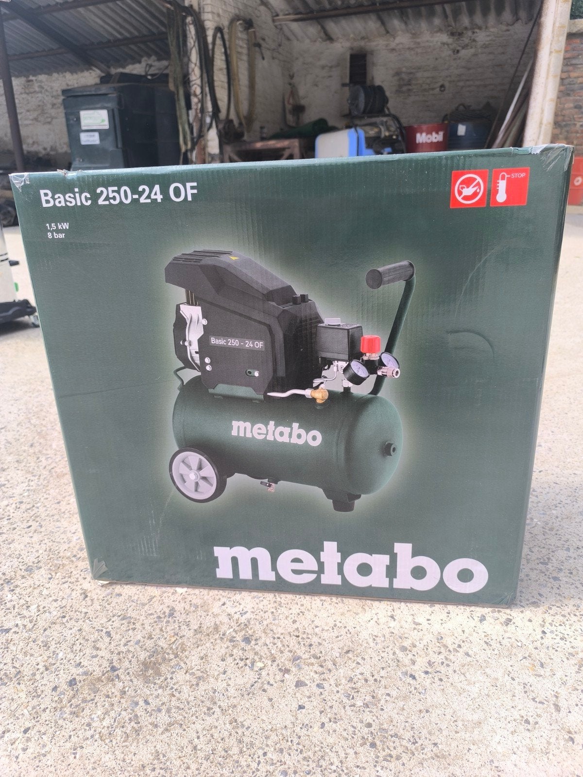 Compresseur Metabo Basic 250-24 OF — Neuf, jamais utilisé., Enlèvement, Sans huile