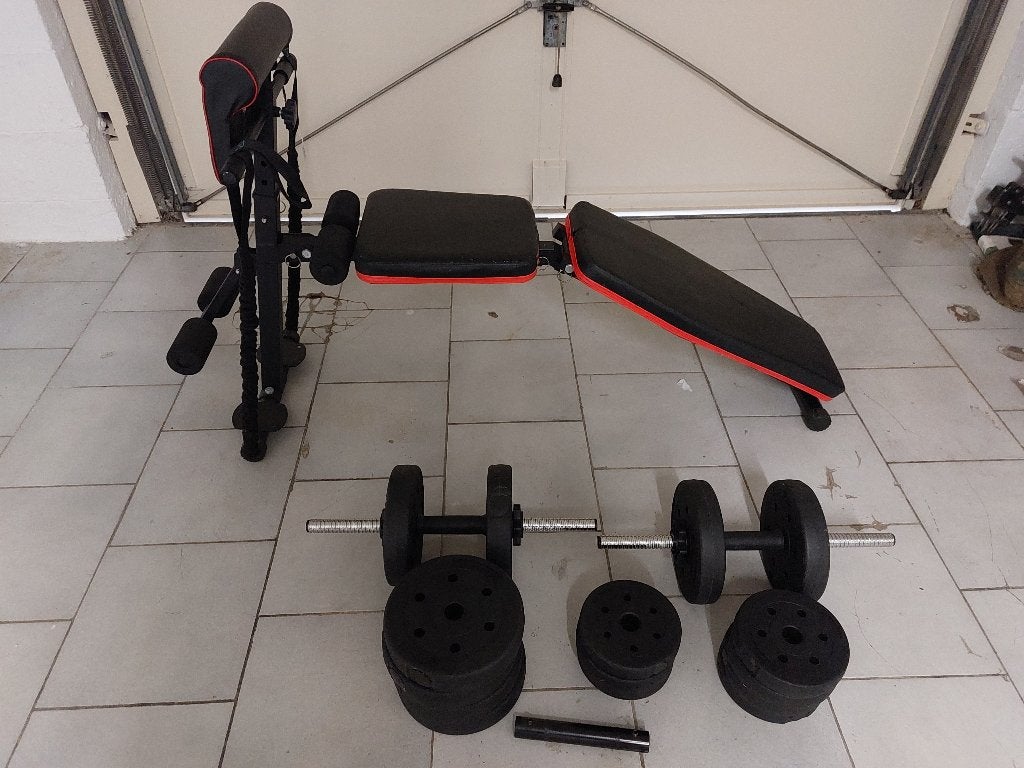 Banc de musculation pliable avec altères et 30kg de poids, Enlèvement, Comme neuf
