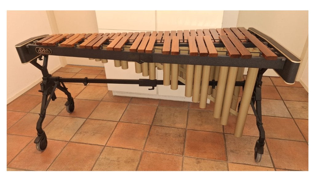Adams 4.3 rosewood marimba - Solist Voyager frame, Enlèvement ou Envoi, Comme neuf, Percussion mélodique