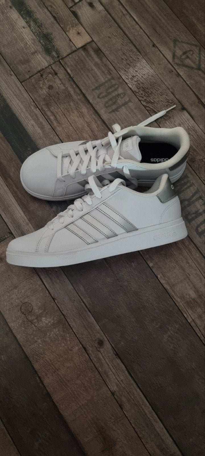 Adidas maat 40 ( nieuw), Ophalen of Verzenden