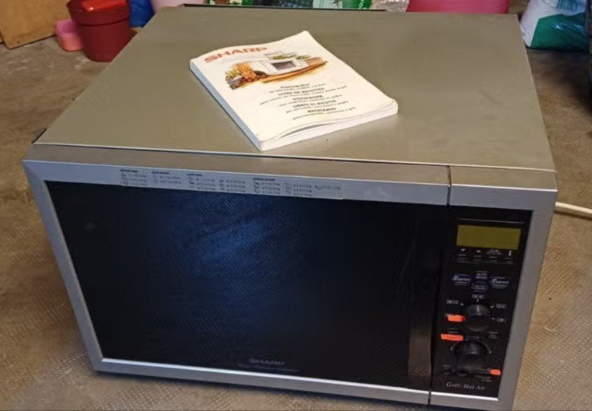 Sharp Combimagnetron R-863 Grill-Hete Lucht, Electroménager, Fours, Enlèvement, Utilisé, 45 à 60 cm, Moins de 45 cm