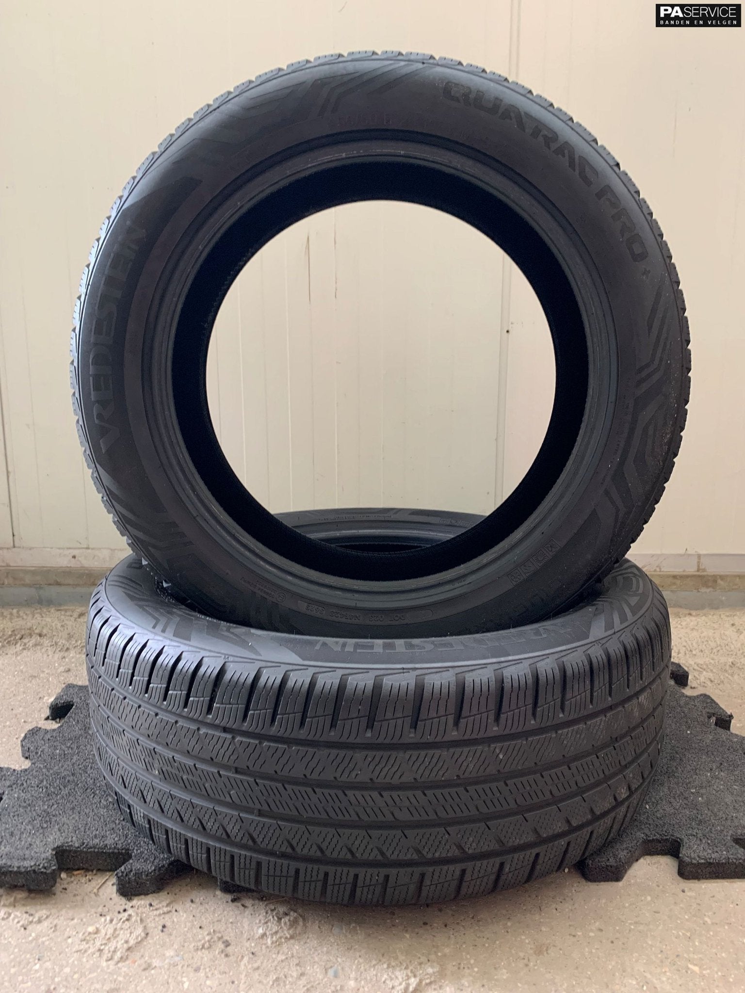 2x Vredestein 255 50 20 All Season banden met 5.2 mm, Auto-onderdelen, Banden en Velgen, Gebruikt, Velg(en), -, -