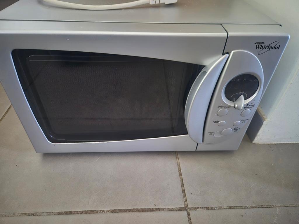 Micro onde Whirlpool, Electroménager, Enlèvement, Utilisé, À Poser, Four à micro-ondes combiné