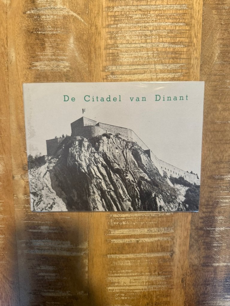 De Citadel van Dinant *vintage toeristische gids*, Boeken, Reisgidsen, Ophalen of Verzenden, Reisgids of -boek, Benelux, Gelezen