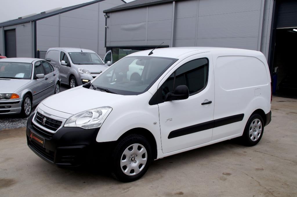 Peugeot Partner 1.6 HDi  3 zitplaatsen _ Automaat _ Garantie, Auto's, 1408 kg, Stof, https://public.car-pass.be/vhr/fefe953e-a441-4e66-a4b9-4b7e3265a084