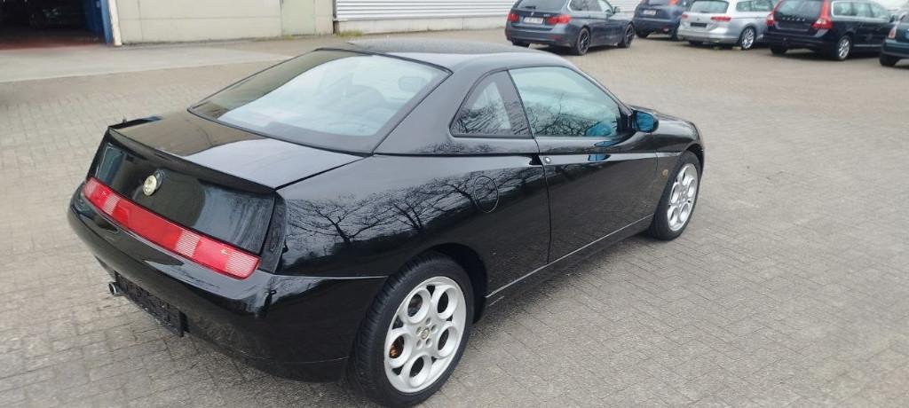Alfa Romeo GTV 916, Auto's, Voorwielaandrijving, 4 zetels, 114 kW, Zwart