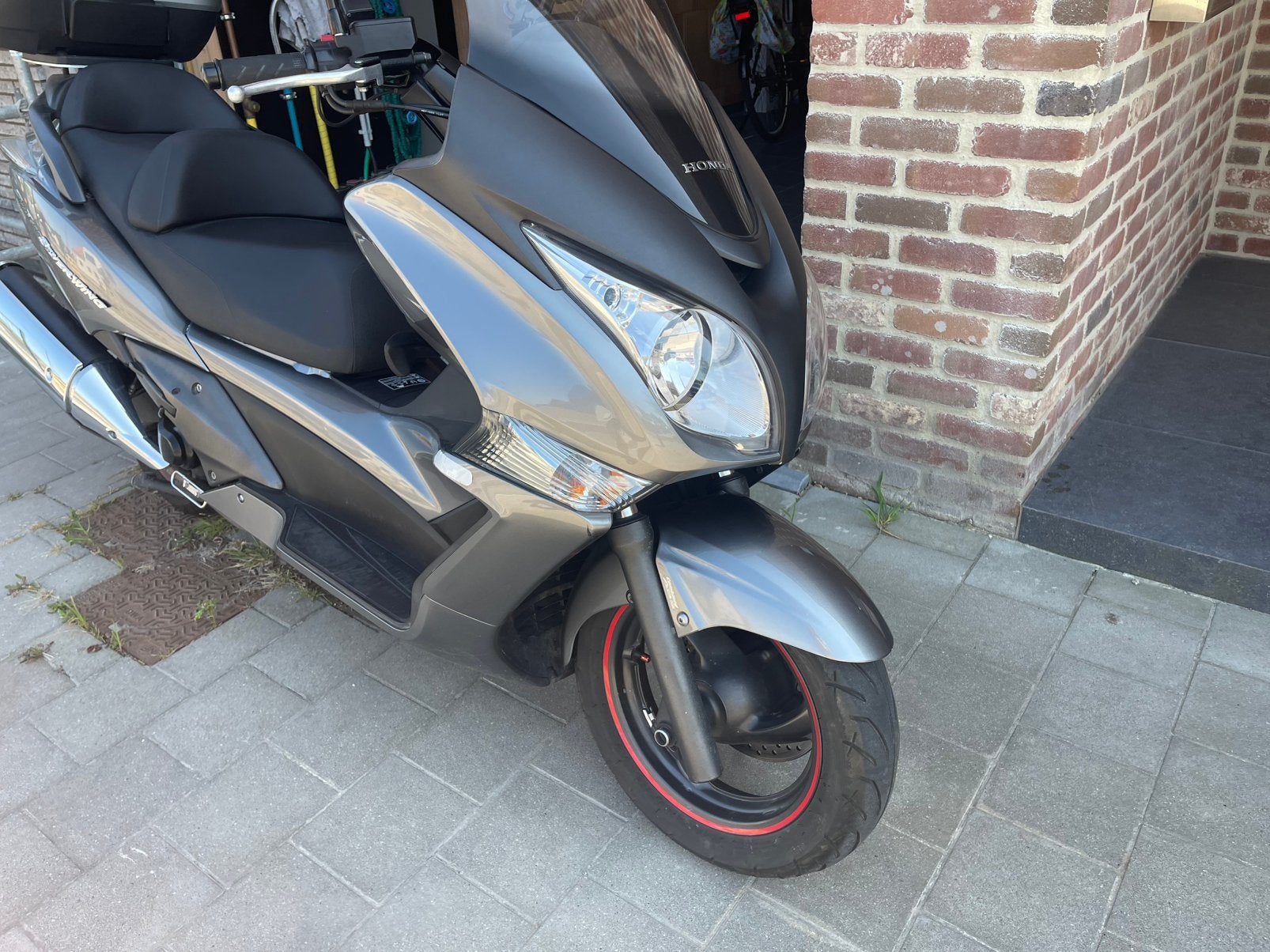 Honda SWT 400 SILVERWING, Motos, Motos | Honda, Particulier, Scooter, 2 cylindres, ABS, Transmission par cardan, Poignées chauffantes