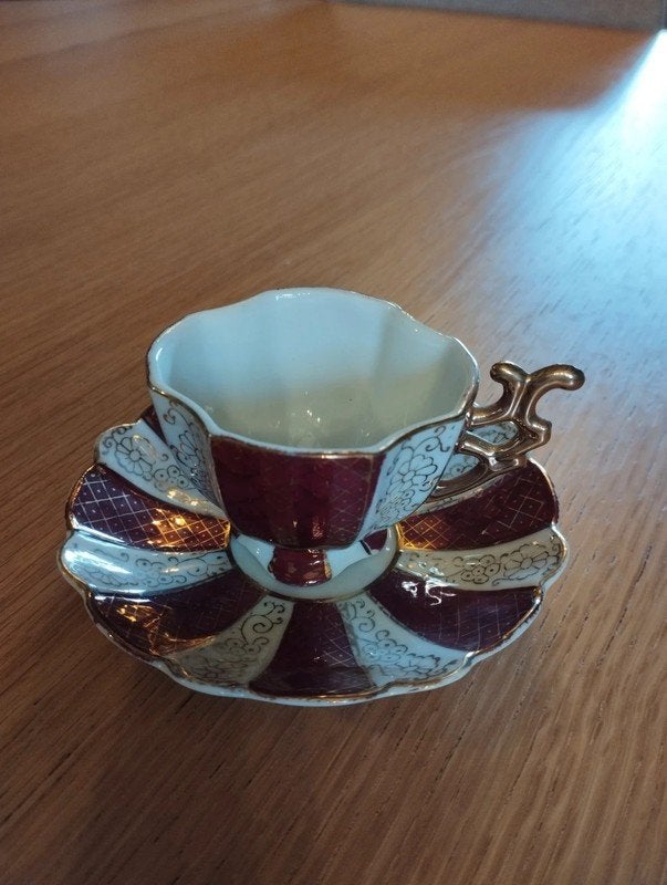 Tasse et sous tasse vintage en porcelaine., Enlèvement