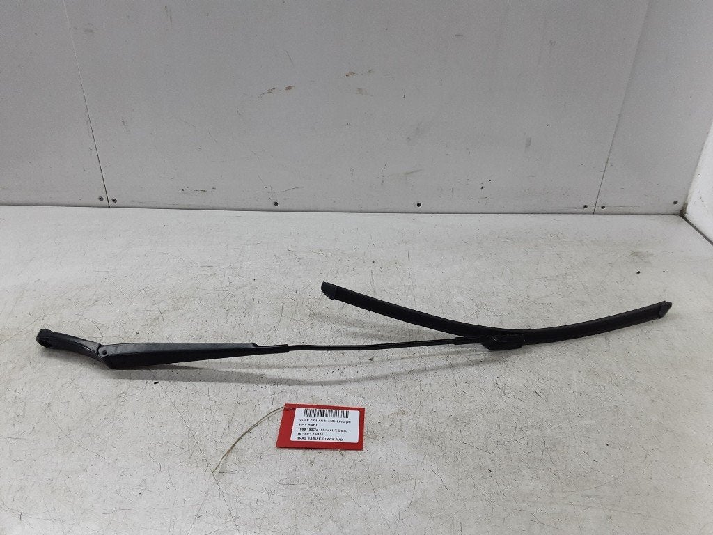BRAS ESSUIE-GLACE AVANT DROIT Tiguan (AD1) (5NB955410), Volkswagen, Mevr. I. Hauben, Utilisé, Rue de l'Espoir 34 34
4030  GRIVEGNÉE, BE
