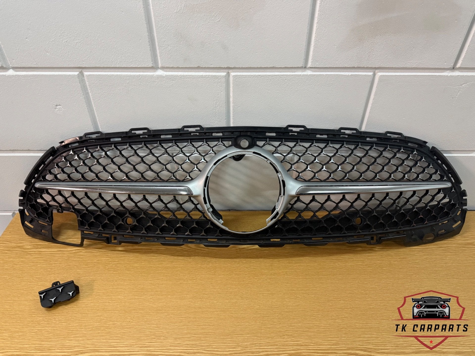 Calandre Mercedes W206 / S206 AMG Line A2068882100, Neuf, Mercedes-Benz AG, Pare-chocs, Mercedes-Benz