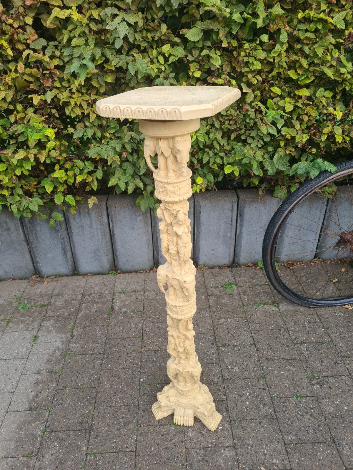 colonne vintage en résine ivoire avec éléphants, dragons et, Maison & Meubles, Enlèvement