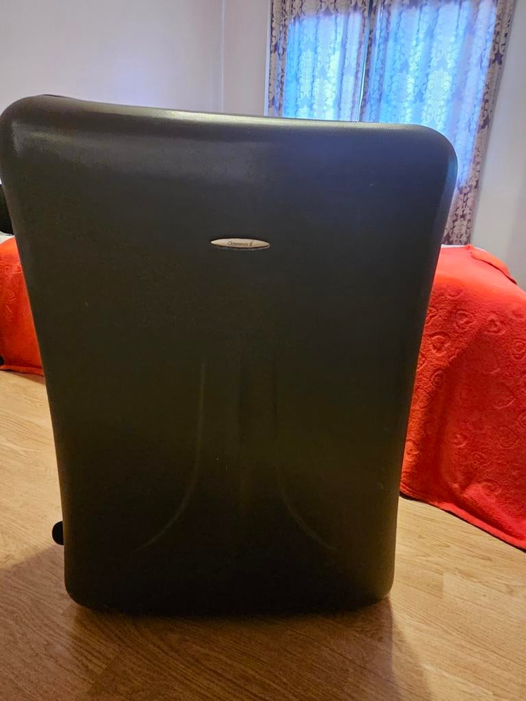 Grote grijze koffer.  52×72×32, Ophalen