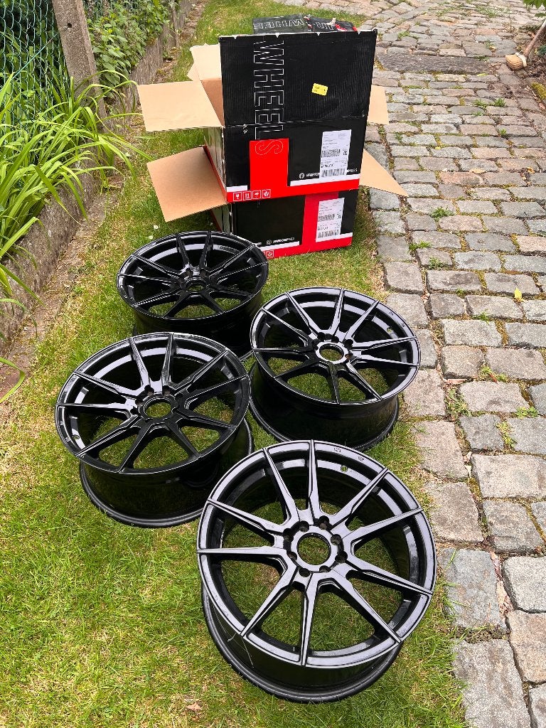 Japan Racing/ JR21 (Gloss Black)/ 17x8 ET35 4x100/114.3, Enlèvement, Utilisé, 17 pouces, Jante(s)