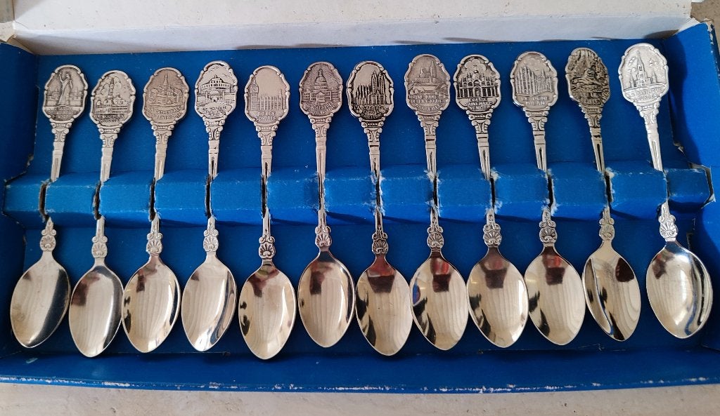 12 lepeltjes, collectors. Monumenten. Made in Holland Vetto, Verzamelen, Porselein, Kristal en Bestek, Zo goed als nieuw, Bestek