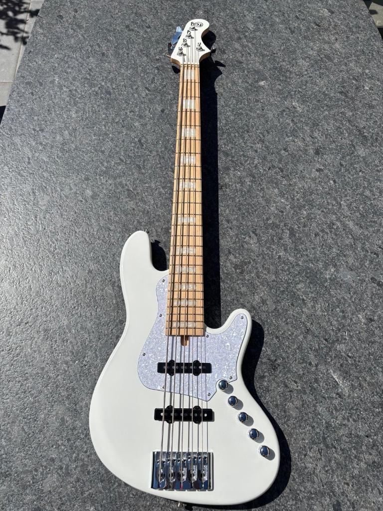 Cort Elrick NJS5 – White – Boutique Jazz Bass Performance, Musique & Instruments, Enlèvement, Comme neuf, Électrique, 5 cordes