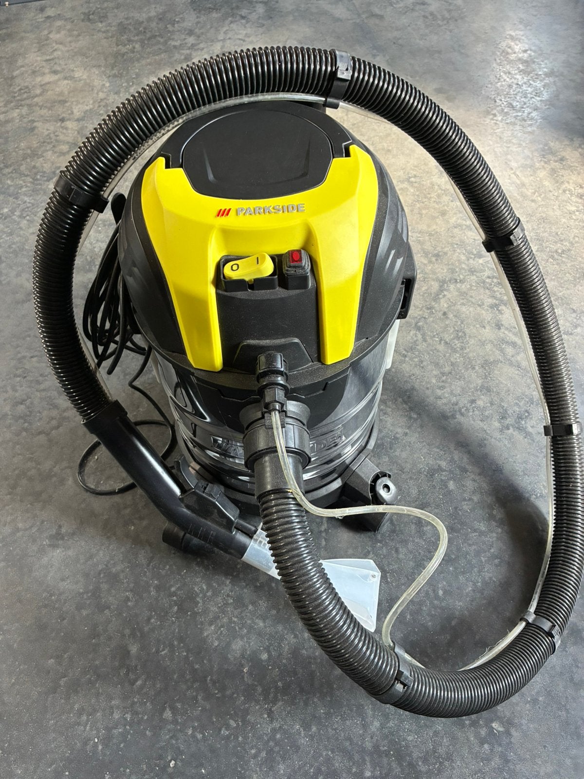 Carpet cleaner, Doe-het-zelf en Bouw, Ophalen, Zo goed als nieuw