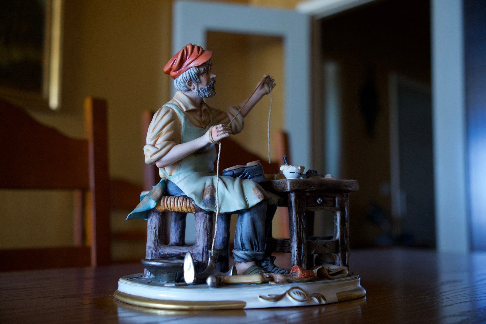 Porseleinen beeldje Capodimonte Il Calzolaio, Antiek en Kunst, Ophalen