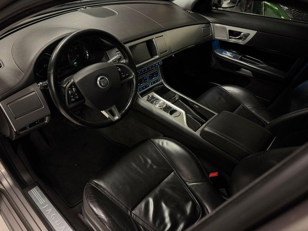 Jaguar XF Automatique 2.2D 140kW Euro 5 Année 06/2012, Autos, Cuir, Euro 5, Achat, https://public.car-pass.be/vhr/512c3032-1894-4541-a0f0-4d743abce54f