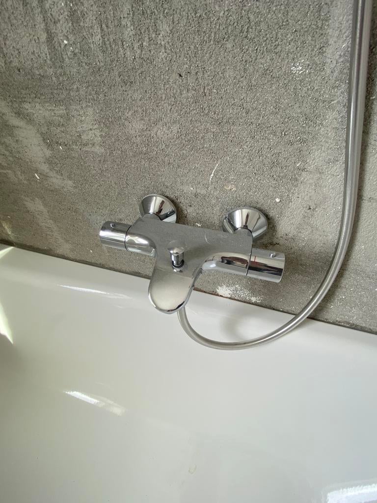 Nieuw badkamer badkraan, sproeier met stangbevestiging, Huis en Inrichting, Ophalen, Zo goed als nieuw
