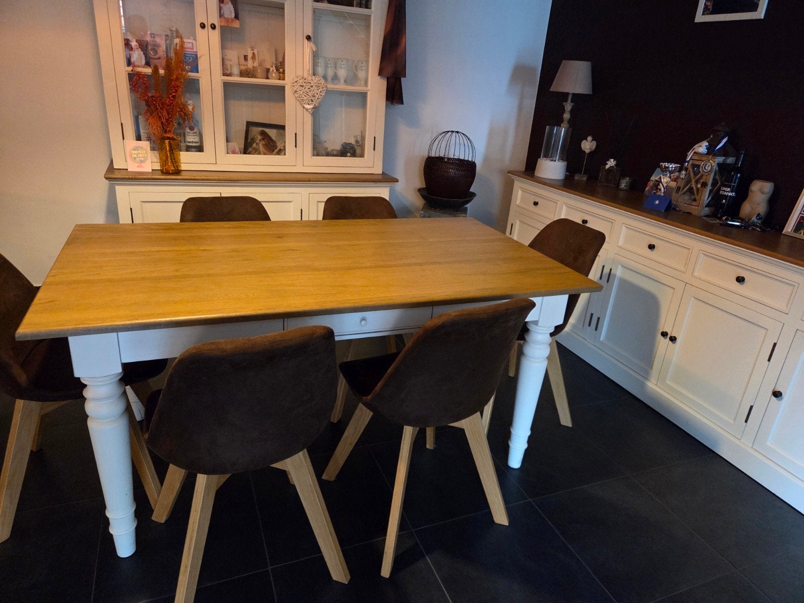 eetplaats+ tv kast . + salon, Ophalen, Gebruikt, Landelijk, 4 tot 6 stoelen