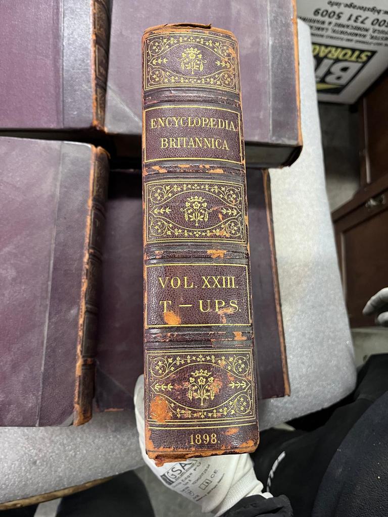 Encyclopaedia Britannica – 24 delen (1898 volledige set), Enlèvement