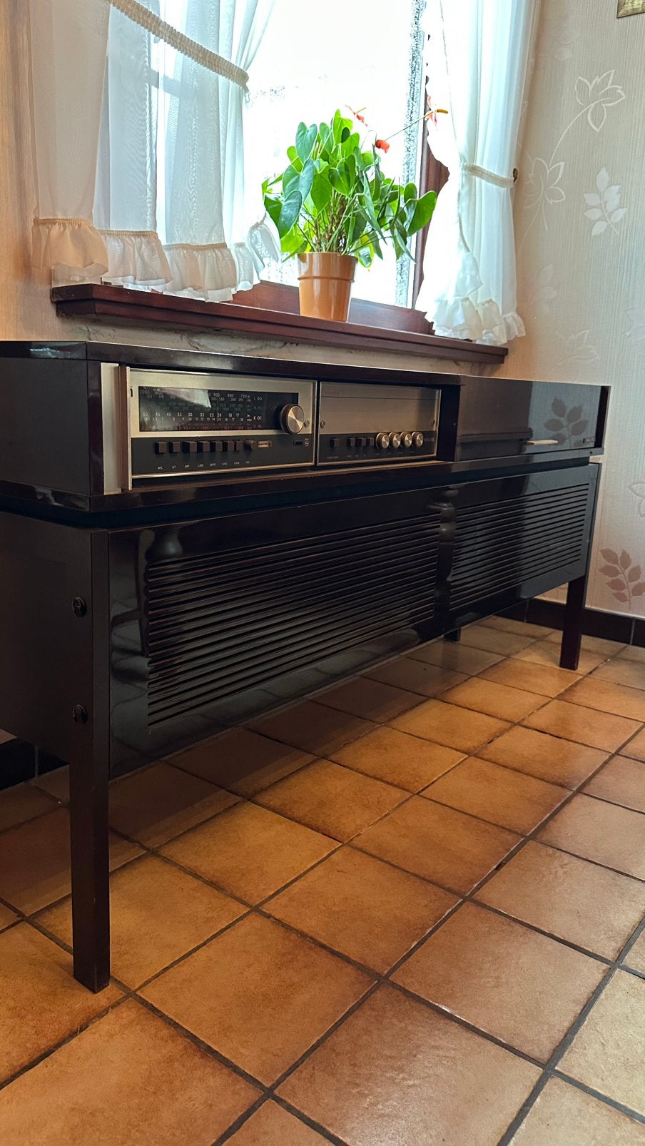 Vintage Philips radiomeubel met platenspeler, TV, Hi-fi & Vidéo, Tourne-disques, Tourne-disque, Enlèvement, Utilisé, Réglage pitch
