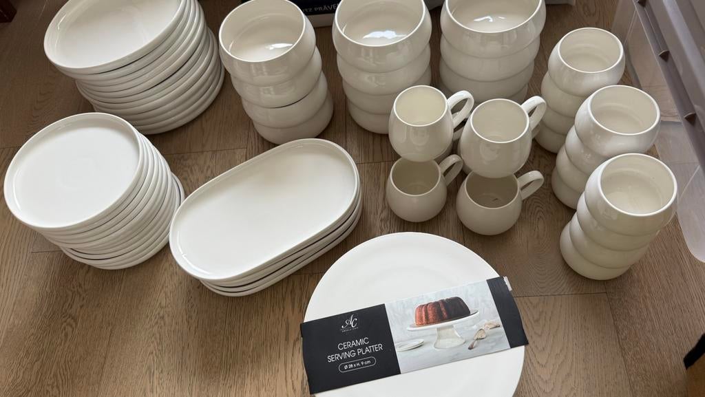 Nieuw servies - 12 personen, Huis en Inrichting, Ophalen, Nieuw, Effen, Porselein