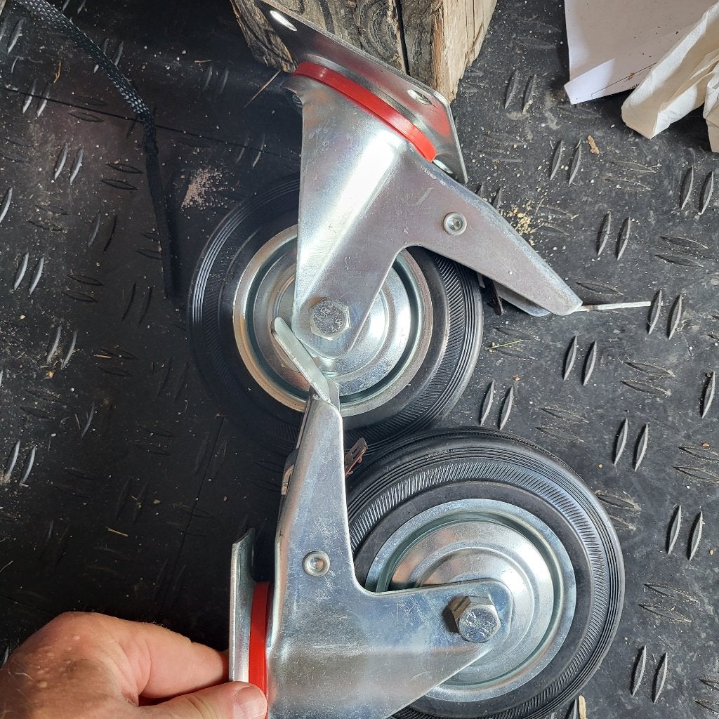2 grote zwenkwielen met rem, Bricolage & Construction, Roues & Roulettes pivotantes, Enlèvement ou Envoi