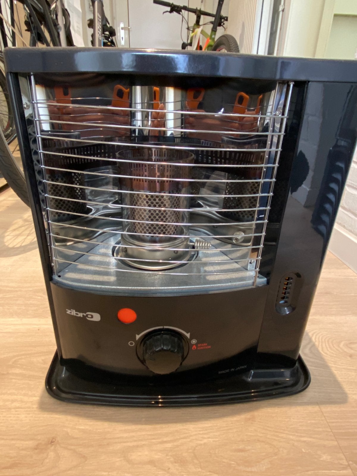 Zibro RS-2222 Petroleumkachel – 2200W, Ophalen, Zo goed als nieuw, Petroleumkachel
