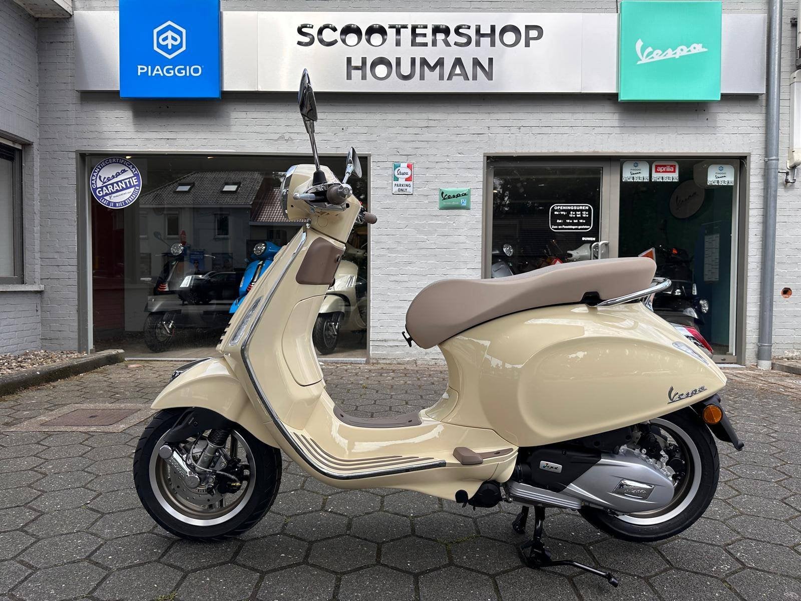 Vespa Primavera S 125 cc 80th Giallo Disinvolto (nr.41), Fietsen en Brommers, Nieuw, Benzine, 125 cc, Vespa S