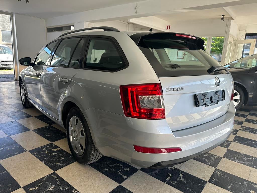 Skoda Octavia Octavia -1.6 CR TDi Style -euro 6b, Autos, Skoda, Argent ou Gris, Euro 6, Entreprise, Boîte manuelle