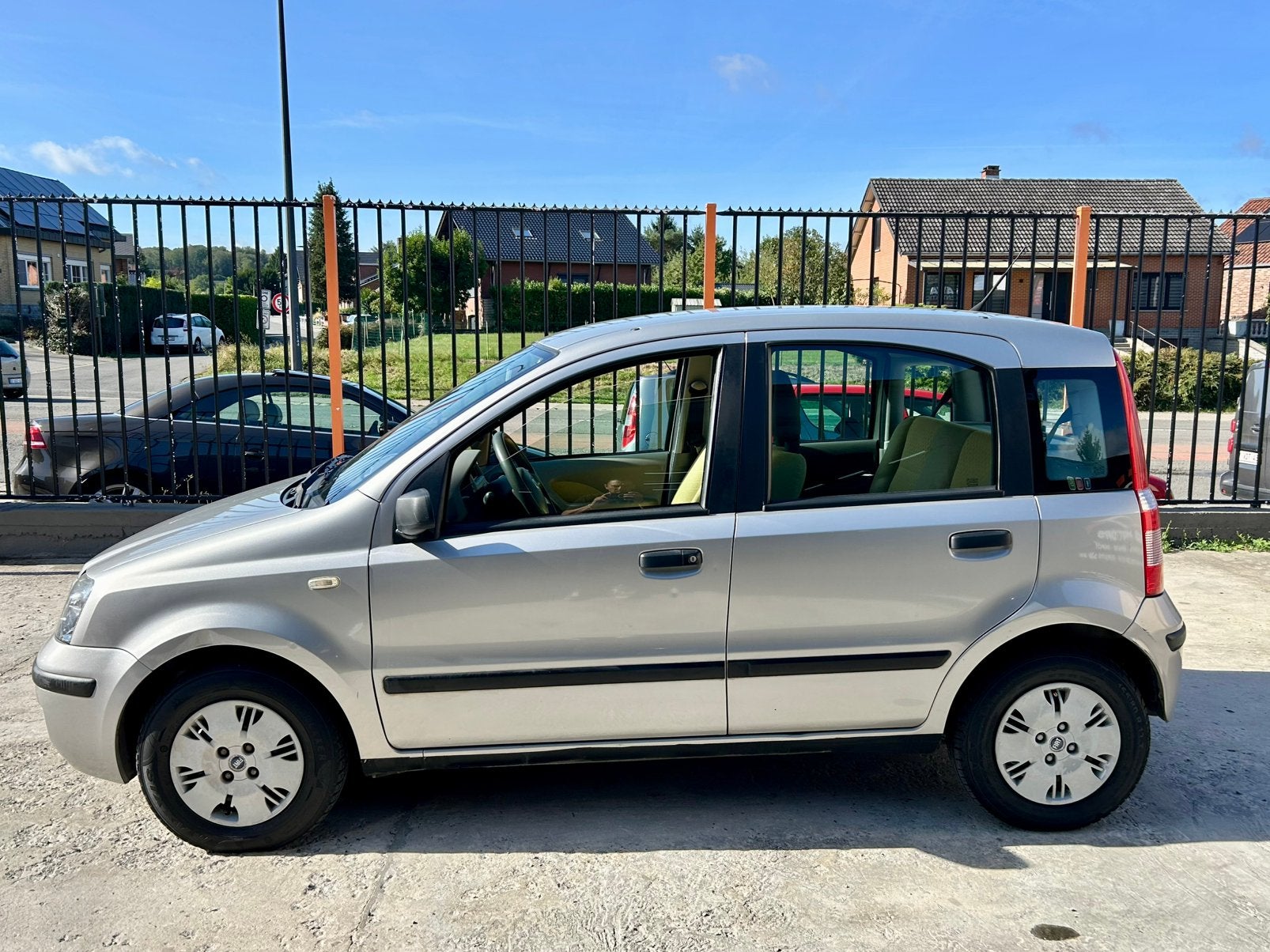 Fiat panda 1200cc essence 98.000km 1er propriétaire, Autos, Fiat, Cuir, Argent ou Gris, Achat, Ordinateur de bord