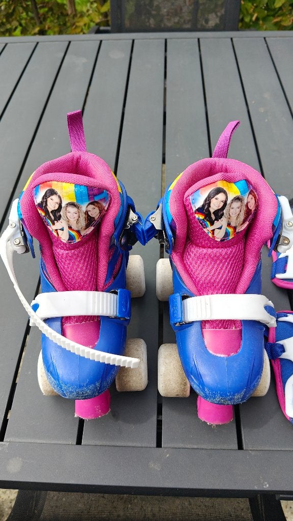 K3 regenboog rolschaatsen maat 26/29 (nieuw €55), Ophalen, Kinderen, Verstelbaar, Gebruikt