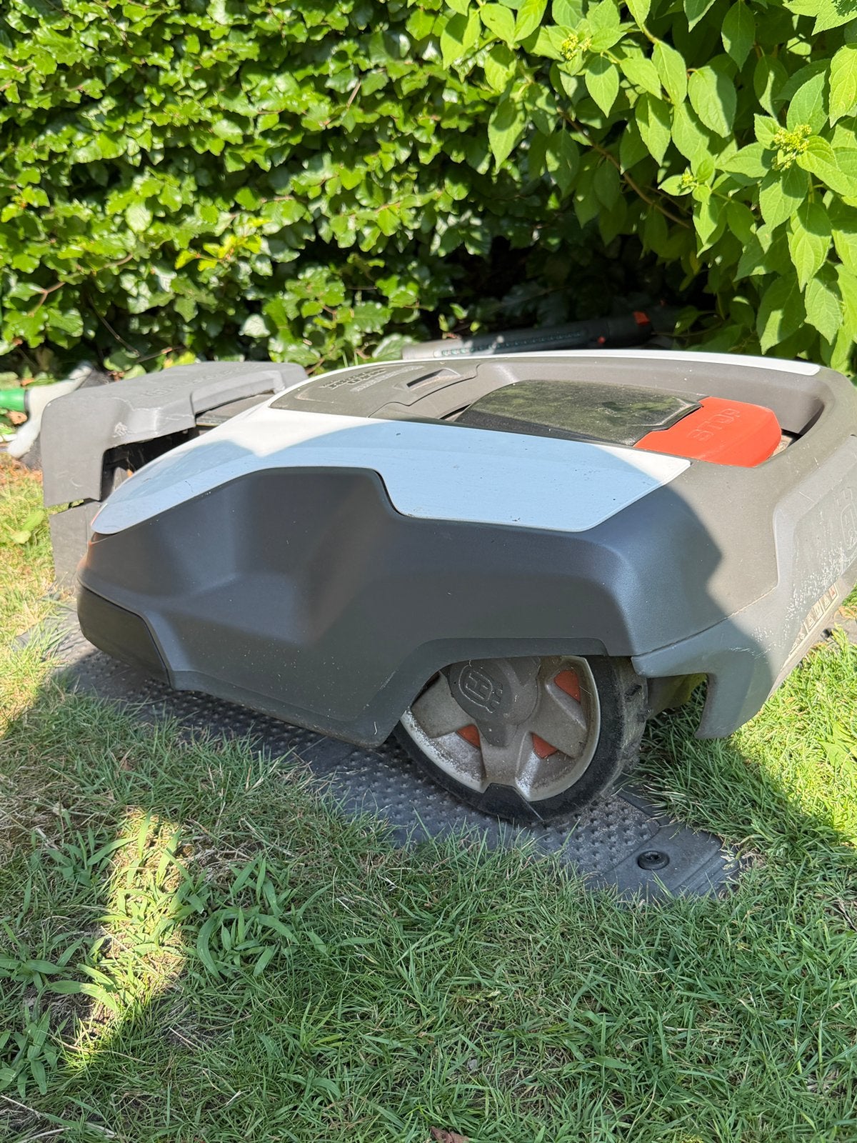 Husqvarna 315x met witte kap, Tuin en Terras, Ophalen, Gebruikt, Meer dan 25 cm, Bestuurbaar via app