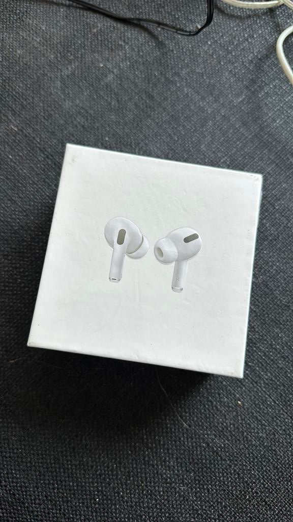 Air pods pro 1 + case, Télécoms, Téléphonie mobile | Écouteurs, Neuf, Blanc, Intra-auriculaires (In-Ear), Apple