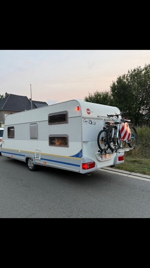 Caravan met stapelbed en airco, Vast bed, Particulier, Bürstner, Tot en met 5