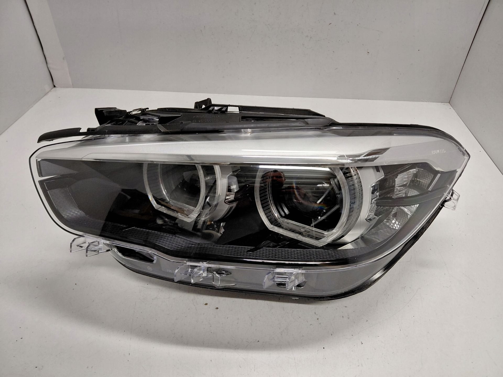 Phare gauche BMW F20 8739571, Autos : Pièces & Accessoires, Petuelring 130
80788  Munich, DE, Info@bmw.de, Utilisé, BMW