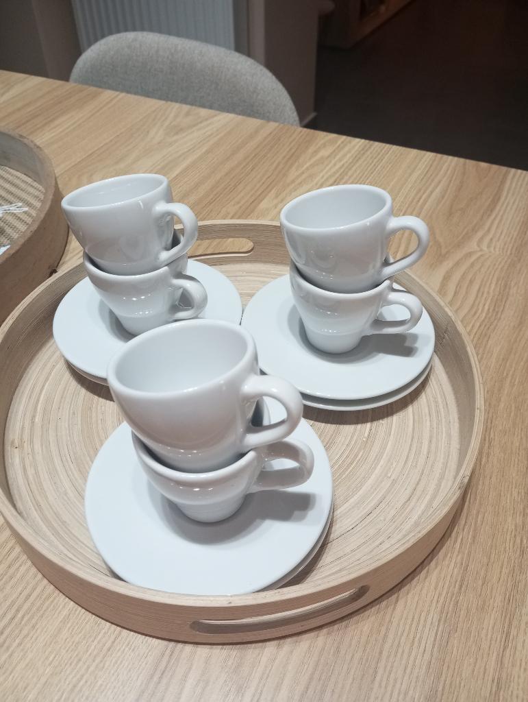 6 tasses et sous tasses a expresso, Uni, Comme neuf, Enlèvement, Porcelaine