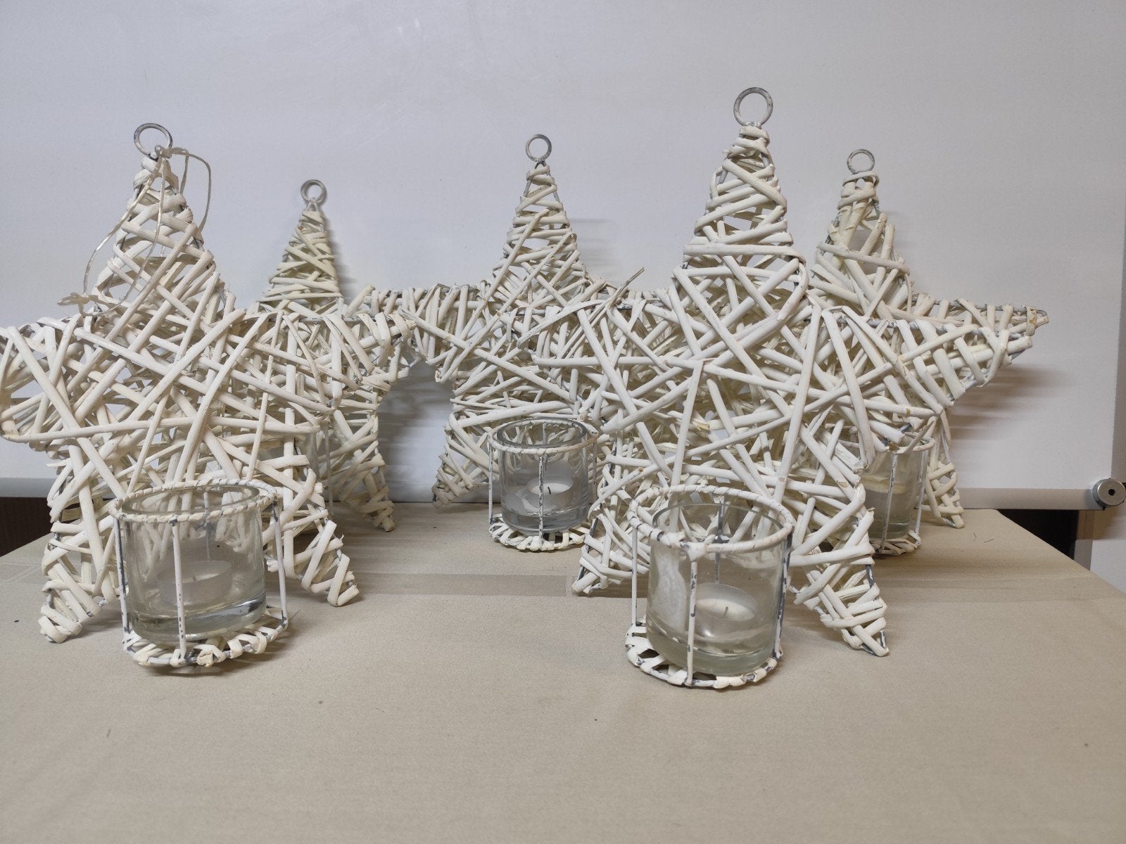Witte rieten kerststerren 5 stuks. Met glas voor kaarsje., Diversen, Ophalen