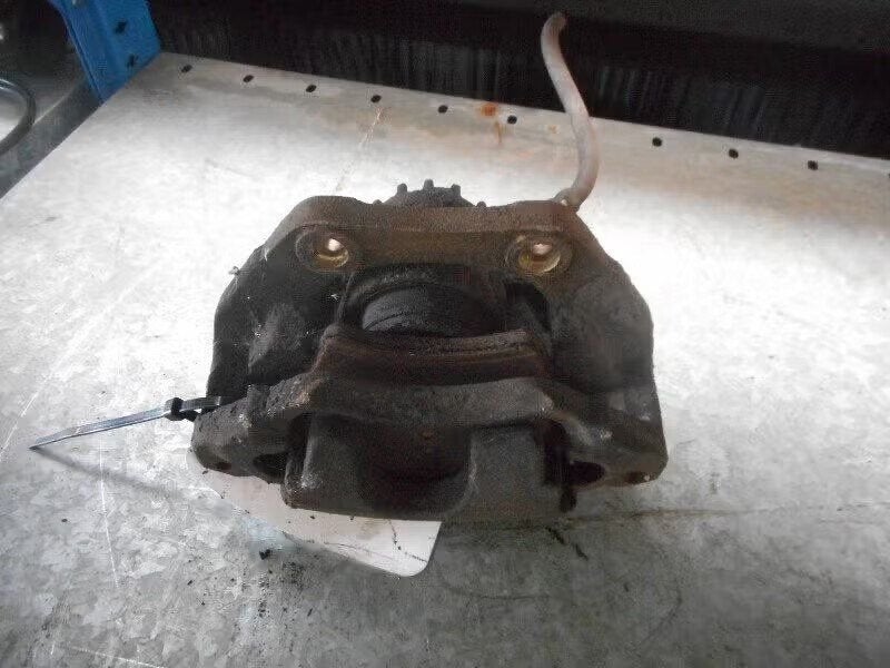 REMKLAUW RECHTS VOOR Peugeot 206 (2A / C/H/J/S), Kontakt-peugeot@peugeot.com, Gebruikt, Ophalen of Verzenden, Bahnhofsplatz 65423 Rüsselsheim, DE