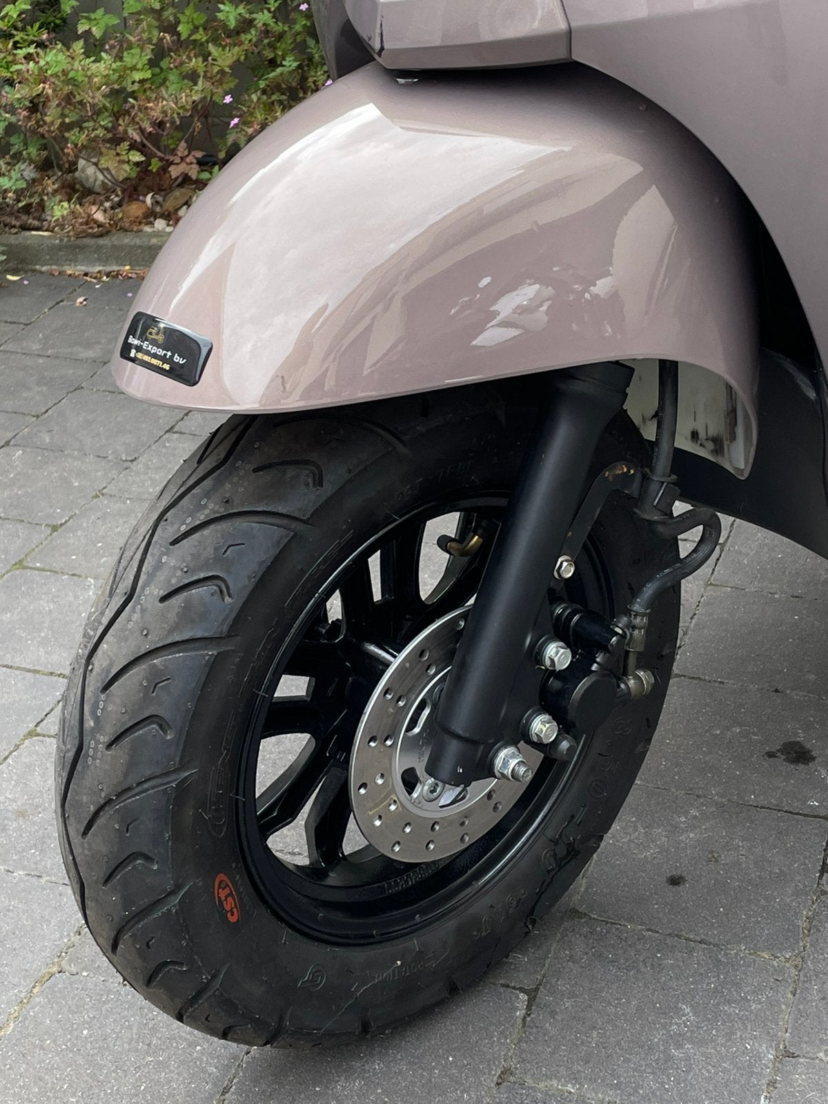 Scooter | B Klasse | Bj2025 | 2.040km! | Mushroom grey, Benzine, 50 cc, Momo, Mito50