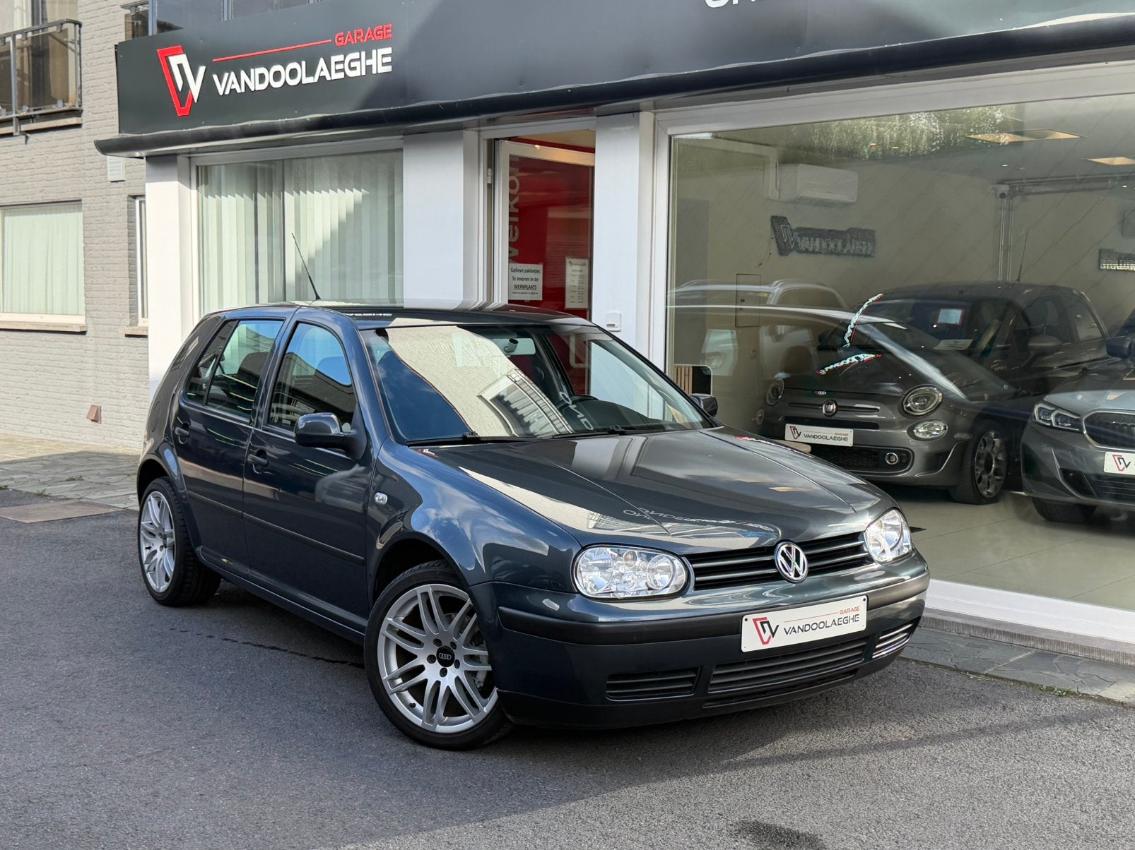 Volkswagen Golf 1.6 Automaat, 75 kW, Stof, Zwart, 4 cilinders