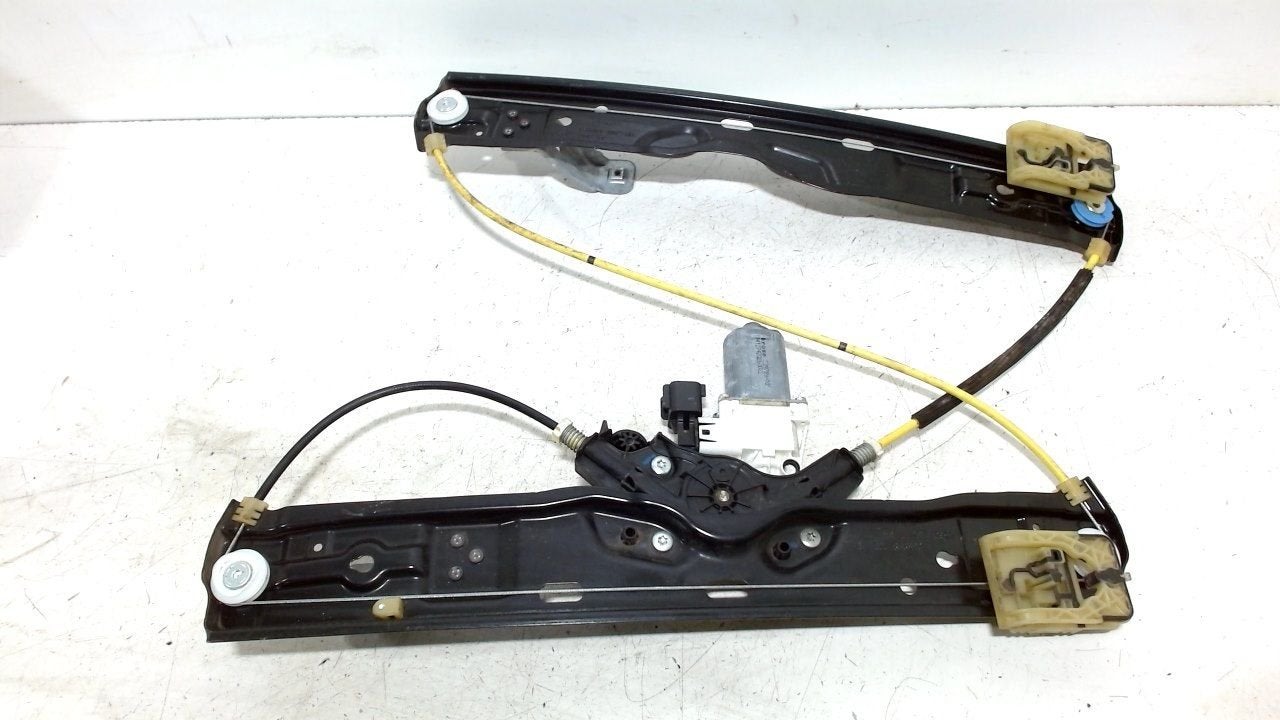 Raammechaniek elektrisch rechts achter Land Rover Velar, Onderdelen@venauto.nl, Van der Ven Autorecycling B.V., Ettenseweg 76, 4706 PB Roosendaal, The Netherlands