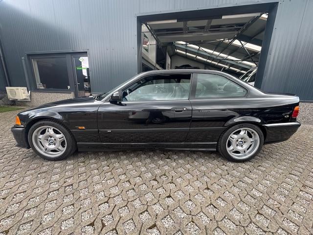BMW M3 3,2 Evo - Handgeschakeld - OLDTIMER !, Auto's, Achterwielaandrijving, Zwart, Zwart, Bedrijf