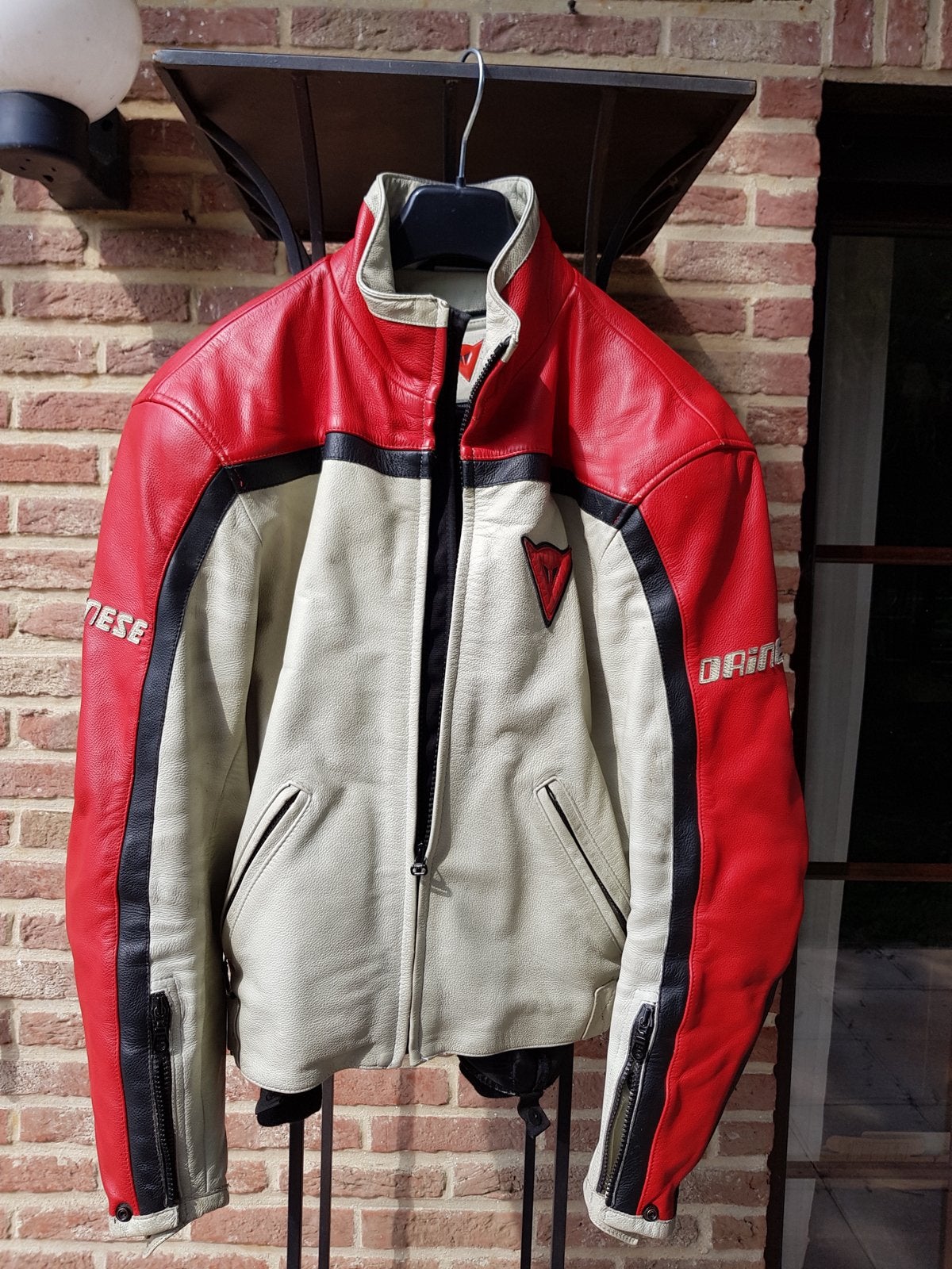 Blouson de moto en cuir-Dainese- Excellent état-taille 50 (M, Enlèvement ou Envoi, Seconde main, Hommes, Manteau | cuir