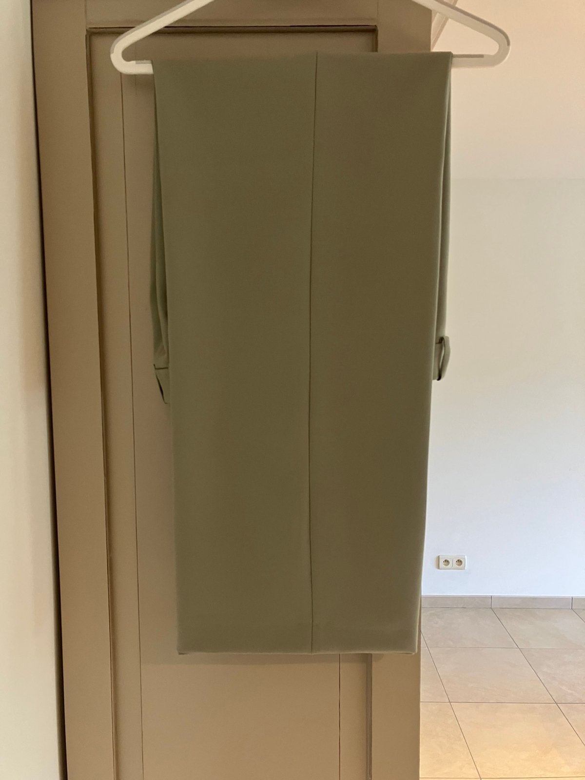 Mooi broekje Zara, Kleding | Dames, Ophalen of Verzenden, Zo goed als nieuw, Maat 38/40 (M)