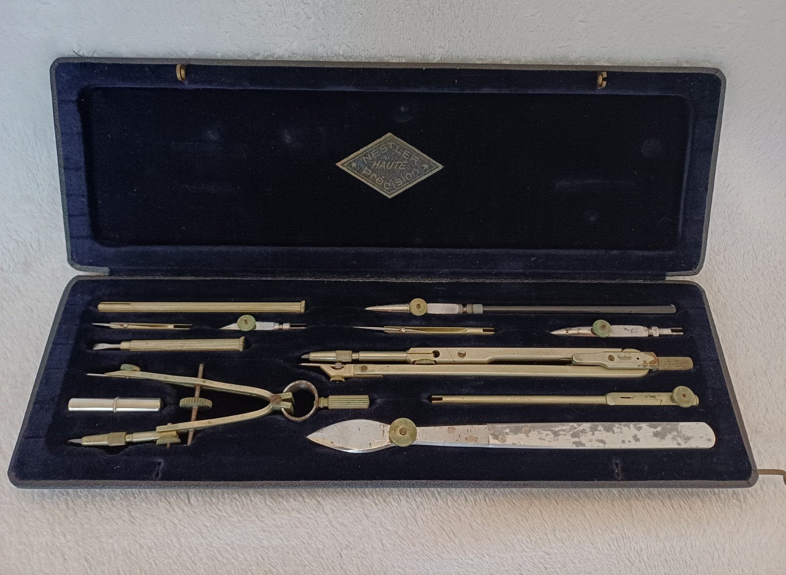 Ancienne boîte de compas complète "NESTLER"., Enlèvement ou Envoi