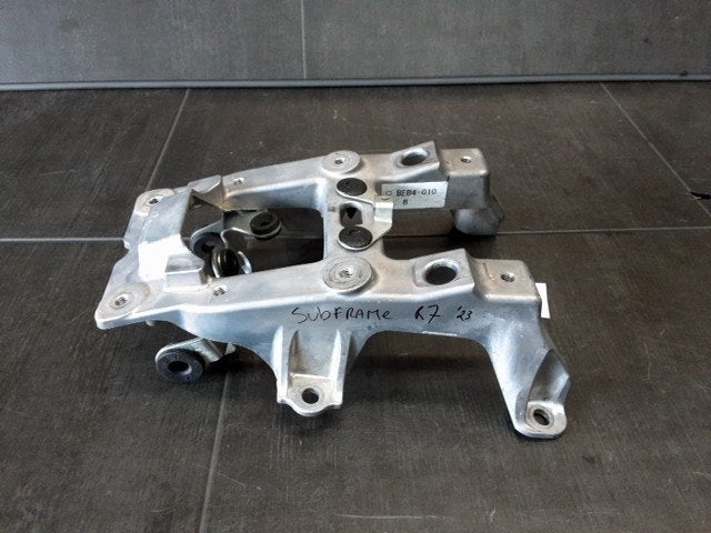 R7 2022 - 2024 Yamaha Subframe D1-62014