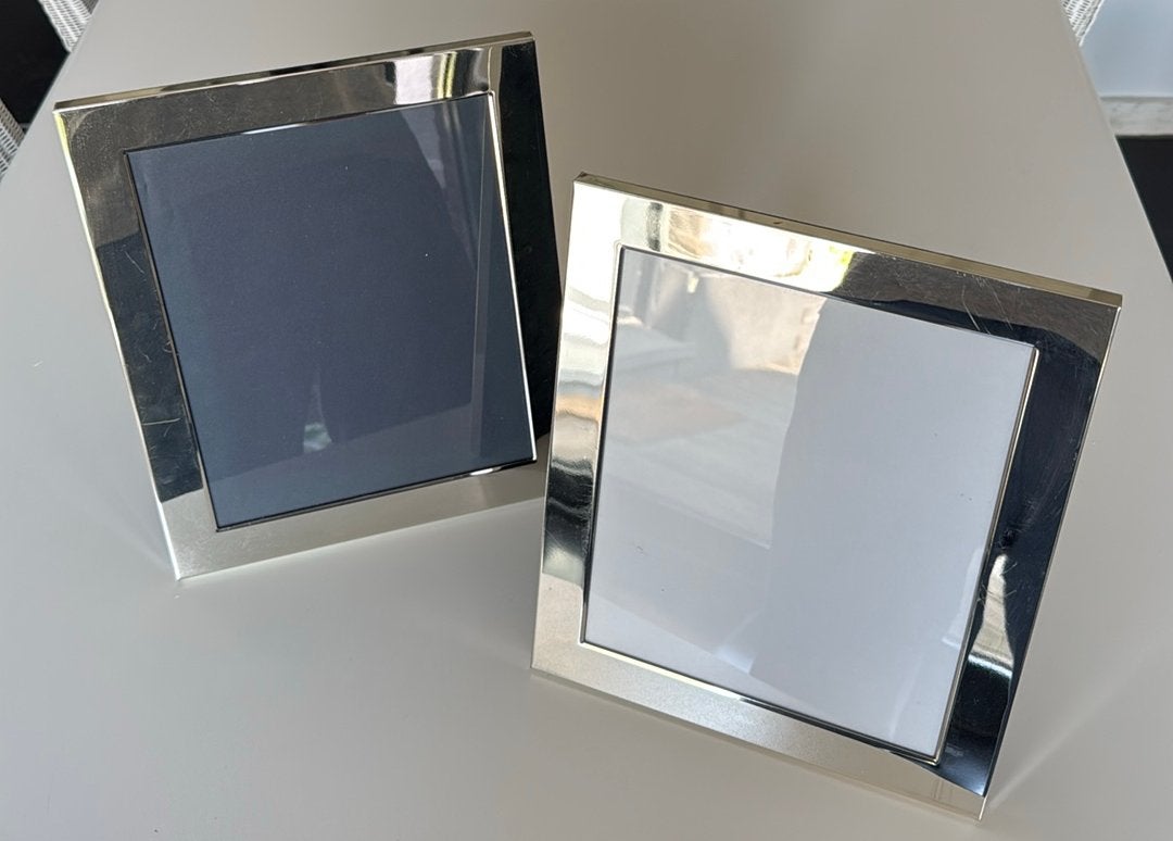 2 moderne zilverkleurige fotokaders, Ophalen, Zo goed als nieuw